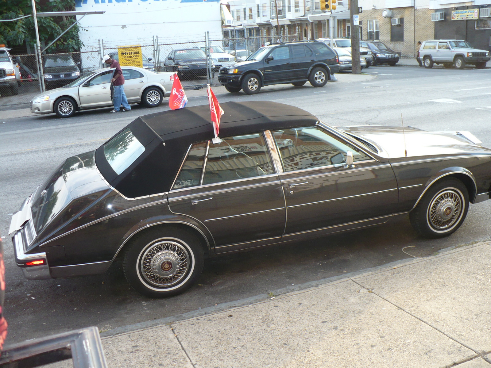 Cadillac Seville 1983 foto - 1