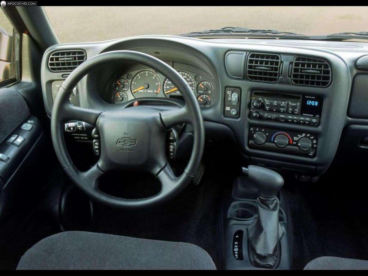 Chevrolet Blazer 2000 foto - 2