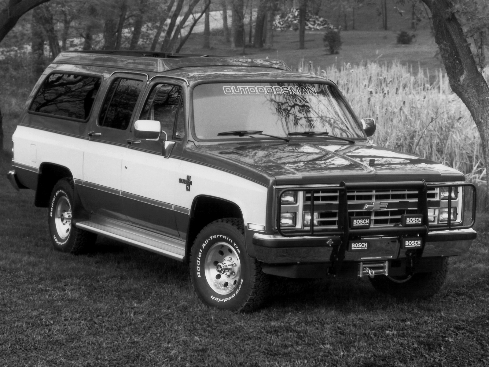 Chevrolet Suburban 1988 foto - 5