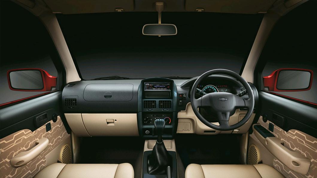 Chevrolet Tavera 2015 foto - 4