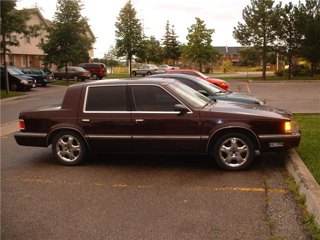 Dodge Dynasty 1993 foto - 1
