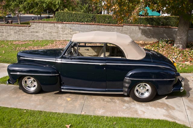 Ford Convertible 1946 foto - 1