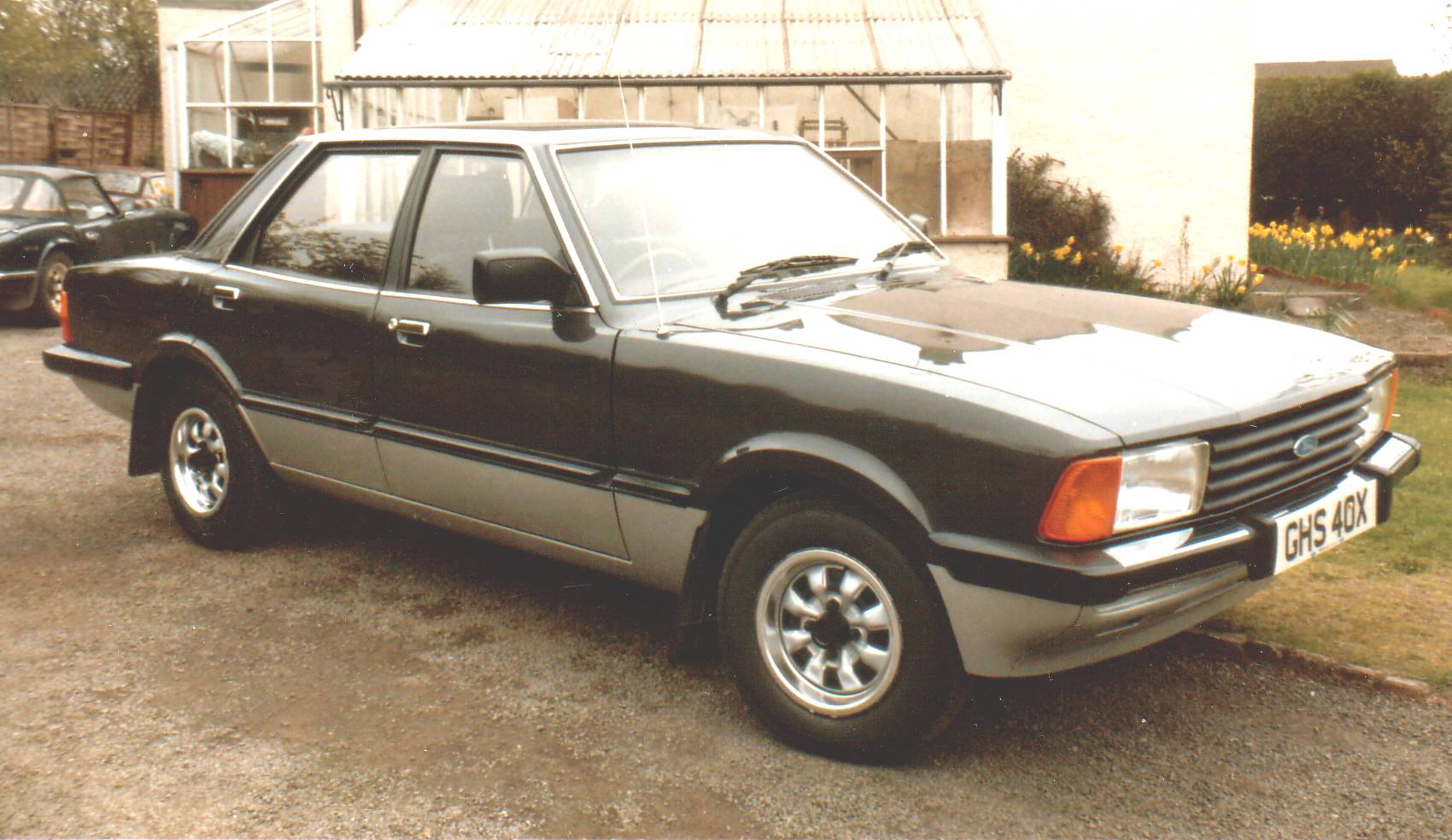 Ford Cortina 1980 foto - 1