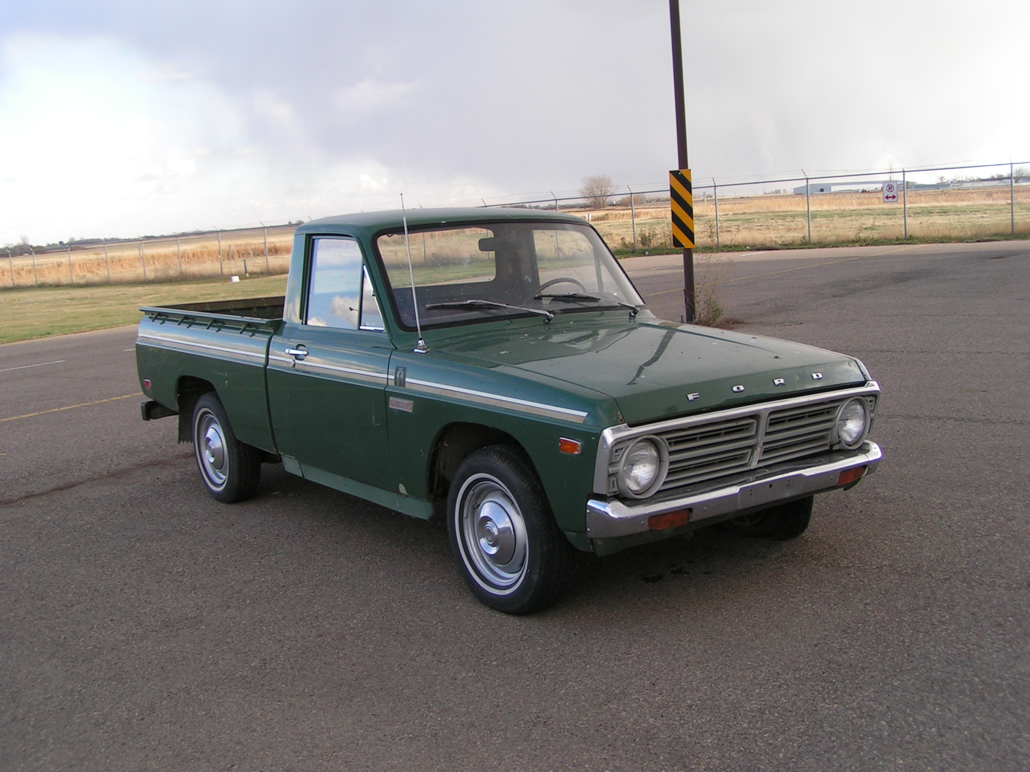 Ford Courier 1975 foto - 2