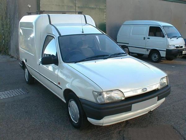 Ford Courier 1995 foto - 1