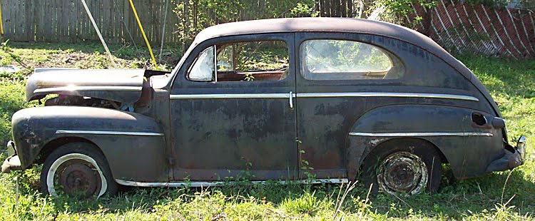 Ford Deluxe 1946 foto - 3