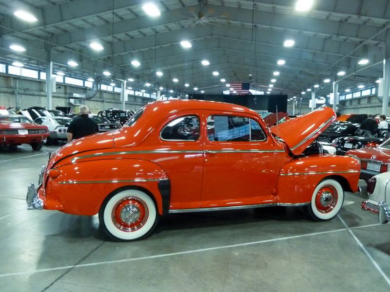 Ford Deluxe 1948 foto - 2