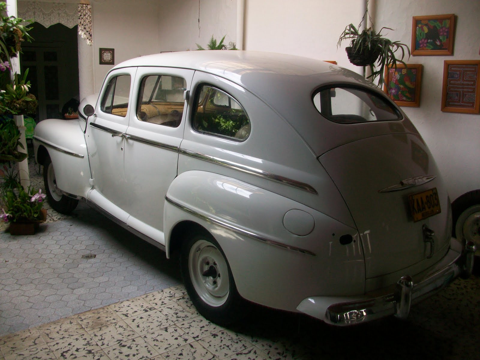 Ford Deluxe 1948 foto - 4