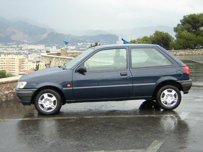 Ford Fiesta 1994 foto - 1