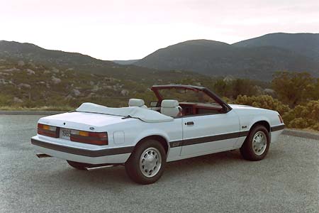 Ford Mustang 1985 foto - 2