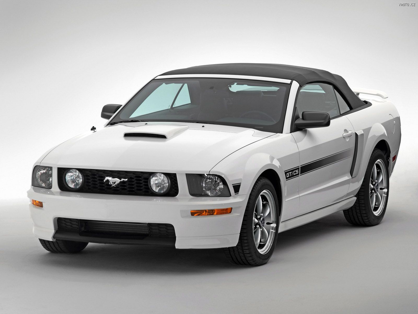 Ford Mustang 2006 foto - 2