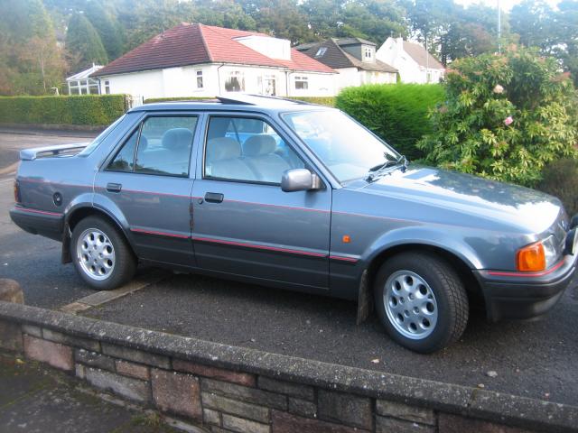 Ford Orion 1989 foto - 2