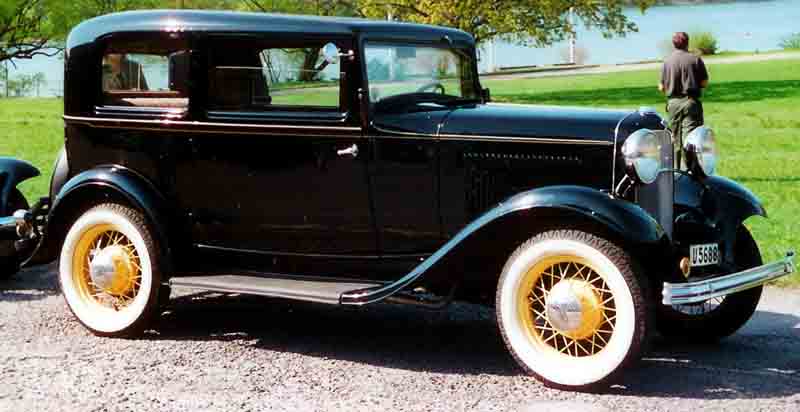 Ford Tudor 1932 foto - 1